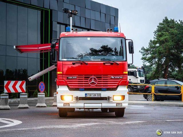 Mercedes-Benz ACTROS 1835 4x2 ZIEGLER FIRE BRIGADE - Пожарна кола: снимка 3 Mercedes-Benz ACTROS 1835 4x2 ZIEGLER FIRE BRIGADE - Пожарна кола: снимка 3
