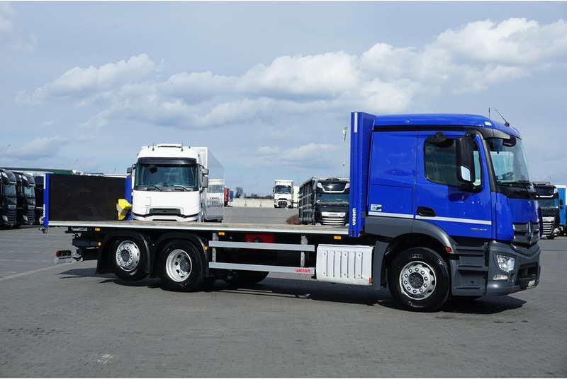 Mercedes-Benz ACTROS / 2543 / ACC / E 6 / PEŁNY ADR / PLATFORMA / ZAWIESIE POD - Бордови камион: снимка 4 Mercedes-Benz ACTROS / 2543 / ACC / E 6 / PEŁNY ADR / PLATFORMA / ZAWIESIE POD - Бордови камион: снимка 4