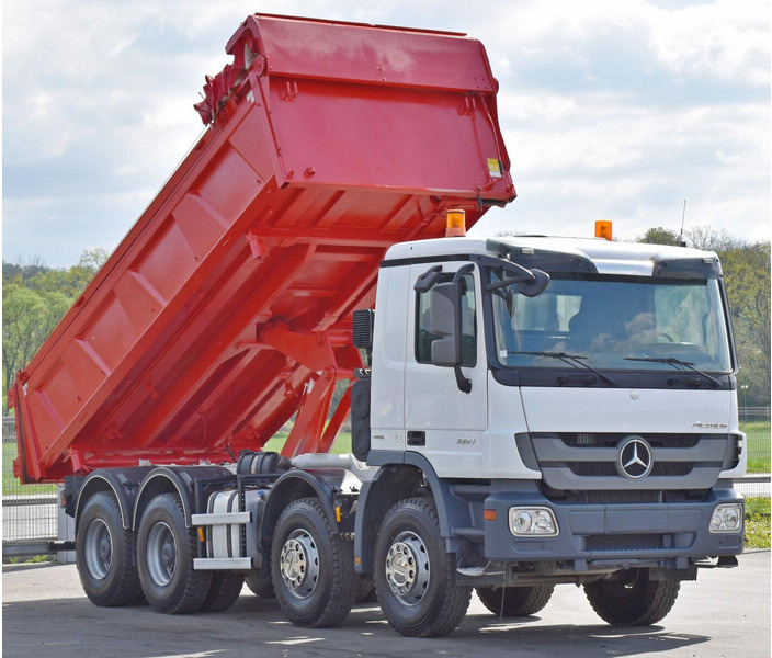 Mercedes-Benz ACTROS 3241 Kipper 5,70m + BORDMATIC / 8x4 - Самосвал камион: снимка 4 Mercedes-Benz ACTROS 3241 Kipper 5,70m + BORDMATIC / 8x4 - Самосвал камион: снимка 4