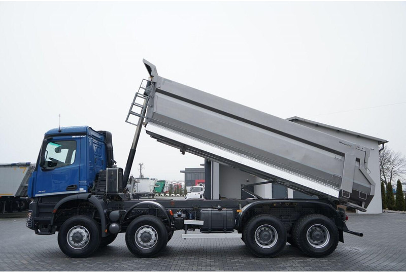 Mercedes-Benz ACTROS 4145 / 8X8 / WYWROTKA TYLNOZSYPOWA / KH-KIPPER 6 M / AUTO - Самосвал камион: снимка 2 Mercedes-Benz ACTROS 4145 / 8X8 / WYWROTKA TYLNOZSYPOWA / KH-KIPPER 6 M / AUTO - Самосвал камион: снимка 2
