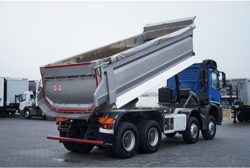 Mercedes-Benz ACTROS 4145 / 8X8 / WYWROTKA TYLNOZSYPOWA / KH-KIPPER 6 M / AUTO - Самосвал камион: снимка 4 Mercedes-Benz ACTROS 4145 / 8X8 / WYWROTKA TYLNOZSYPOWA / KH-KIPPER 6 M / AUTO - Самосвал камион: снимка 4