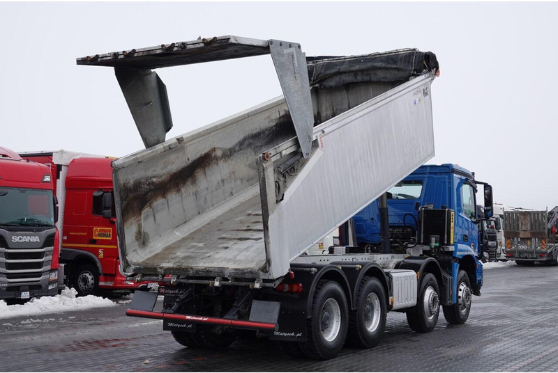 Mercedes-Benz AROCS 3243 / 8x4 / WYWROTKA 20m3 / TYLNOZSYP / EURO 6 / OPONY 10 - Самосвал камион: снимка 5 Mercedes-Benz AROCS 3243 / 8x4 / WYWROTKA 20m3 / TYLNOZSYP / EURO 6 / OPONY 10 - Самосвал камион: снимка 5