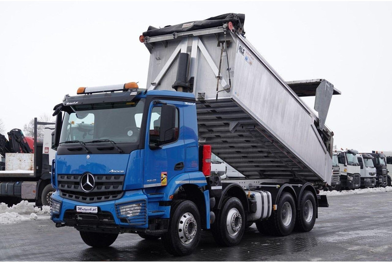 Mercedes-Benz AROCS 3243 / 8x4 / WYWROTKA 20m3 / TYLNOZSYP / EURO 6 / OPONY 10 - Самосвал камион: снимка 1 Mercedes-Benz AROCS 3243 / 8x4 / WYWROTKA 20m3 / TYLNOZSYP / EURO 6 / OPONY 10 - Самосвал камион: снимка 1
