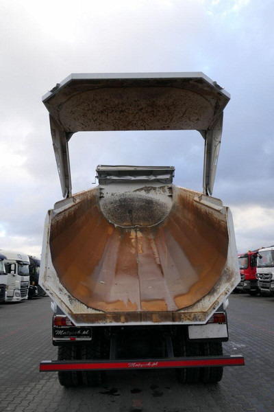 Mercedes-Benz AROCS 3246 / 8x4 / WYWROTKA / TYLNOZSYP / EURO 6 / OPONY 100 % - Самосвал камион: снимка 4 Mercedes-Benz AROCS 3246 / 8x4 / WYWROTKA / TYLNOZSYP / EURO 6 / OPONY 100 % - Самосвал камион: снимка 4