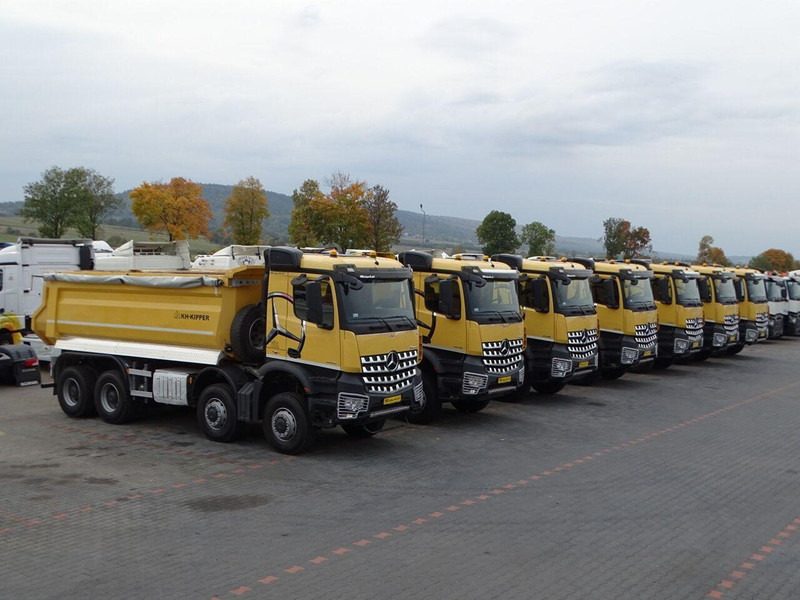 Mercedes-Benz AROCS 4145 / 8x8 / WYWROTKA TYLNOZSYPOWA / KH KIPPER / EURO 6 - Самосвал камион: снимка 3 Mercedes-Benz AROCS 4145 / 8x8 / WYWROTKA TYLNOZSYPOWA / KH KIPPER / EURO 6 - Самосвал камион: снимка 3