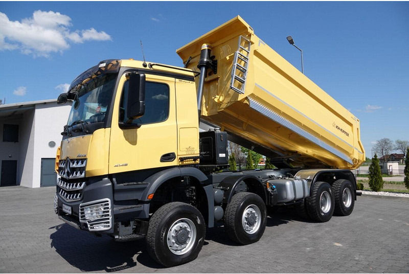 Mercedes-Benz AROCS 4145 / 8x8 / WYWROTKA TYLNOZSYPOWA / KH KIPPER / EURO 6 - Самосвал камион: снимка 2 Mercedes-Benz AROCS 4145 / 8x8 / WYWROTKA TYLNOZSYPOWA / KH KIPPER / EURO 6 - Самосвал камион: снимка 2