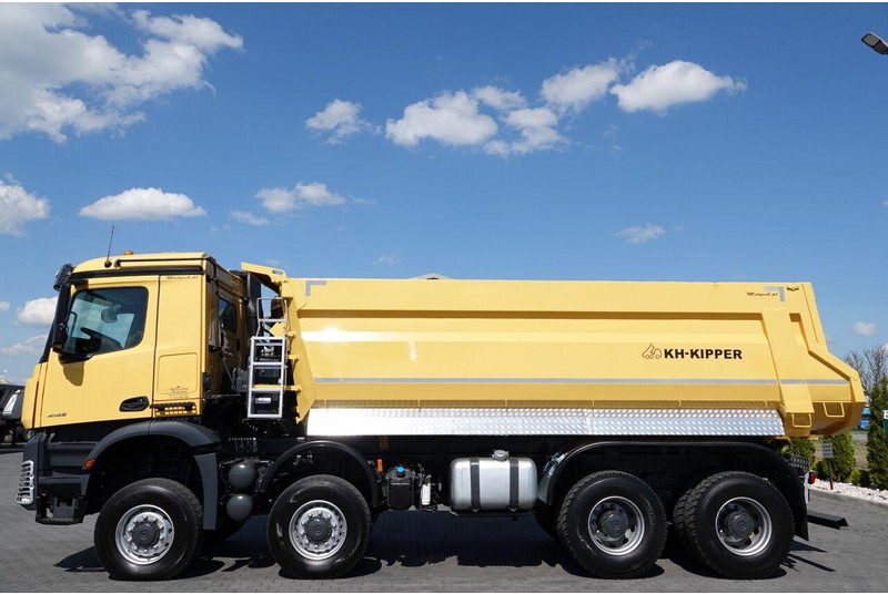 Лизинг на Mercedes-Benz AROCS 4145 / 8x8 / WYWROTKA TYLNOZSYPOWA / KH KIPPER  / EURO 6 Mercedes-Benz AROCS 4145 / 8x8 / WYWROTKA TYLNOZSYPOWA / KH KIPPER  / EURO 6: снимка 14