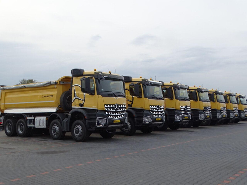 Mercedes-Benz AROCS 4145 / 8x8 / WYWROTKA TYLNOZSYPOWA / KH KIPPER / EURO 6 - Самосвал камион: снимка 2 Mercedes-Benz AROCS 4145 / 8x8 / WYWROTKA TYLNOZSYPOWA / KH KIPPER / EURO 6 - Самосвал камион: снимка 2