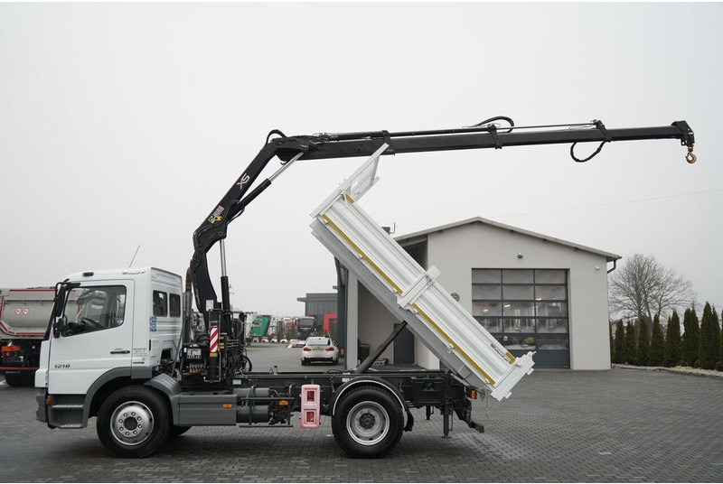 Mercedes-Benz ATEGO 1218 / 4x2 / WYWROTKA + HDS HIAB 0088 BS-3 / PILOT /MANU - Самосвал камион, Камион с кран: снимка 2 Mercedes-Benz ATEGO 1218 / 4x2 / WYWROTKA + HDS HIAB 0088 BS-3 / PILOT /MANU - Самосвал камион, Камион с кран: снимка 2