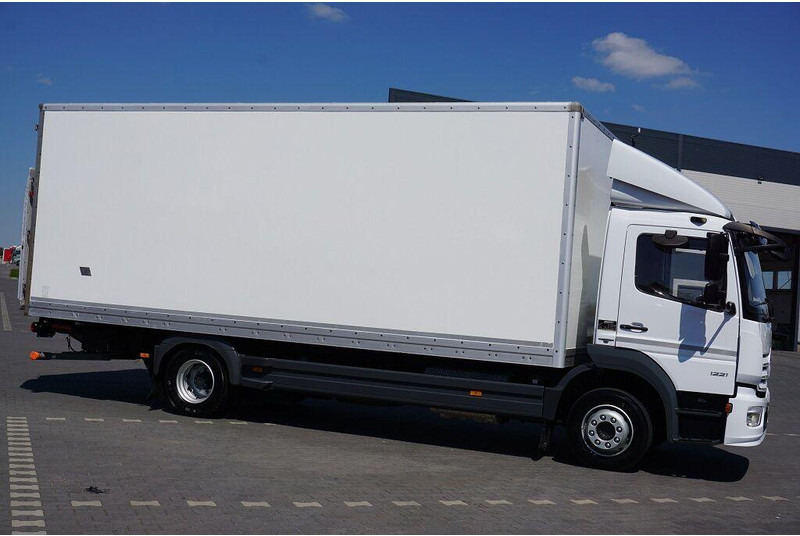 Mercedes-Benz ATEGO / 1221 / ACC / EURO 6 / KONTENER + WINDA / 17 PALET - Камион фургон: снимка 4 Mercedes-Benz ATEGO / 1221 / ACC / EURO 6 / KONTENER + WINDA / 17 PALET - Камион фургон: снимка 4