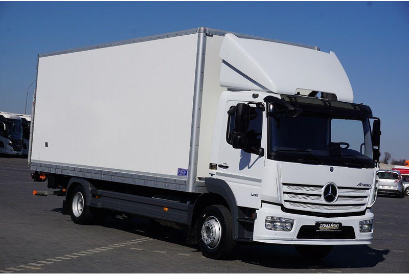 Mercedes-Benz ATEGO / 1221 / ACC / EURO 6 / KONTENER + WINDA / 17 PALET - Камион фургон: снимка 1 Mercedes-Benz ATEGO / 1221 / ACC / EURO 6 / KONTENER + WINDA / 17 PALET - Камион фургон: снимка 1