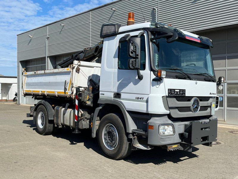 Mercedes-Benz Actros 1841 K 3-Way Meiller Tipper Crane Palfinger PK 13001-KA - Самосвал камион, Камион с кран: снимка 2 Mercedes-Benz Actros 1841 K 3-Way Meiller Tipper Crane Palfinger PK 13001-KA - Самосвал камион, Камион с кран: снимка 2