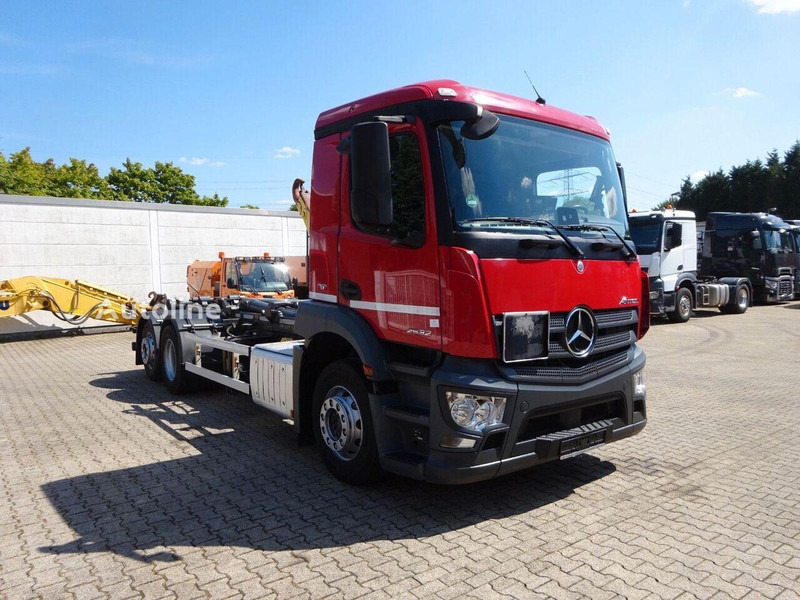 Mercedes-Benz Antos 2532 - Hook lift truck - Мултилифт с кука камион: снимка 2 Mercedes-Benz Antos 2532 - Hook lift truck - Мултилифт с кука камион: снимка 2
