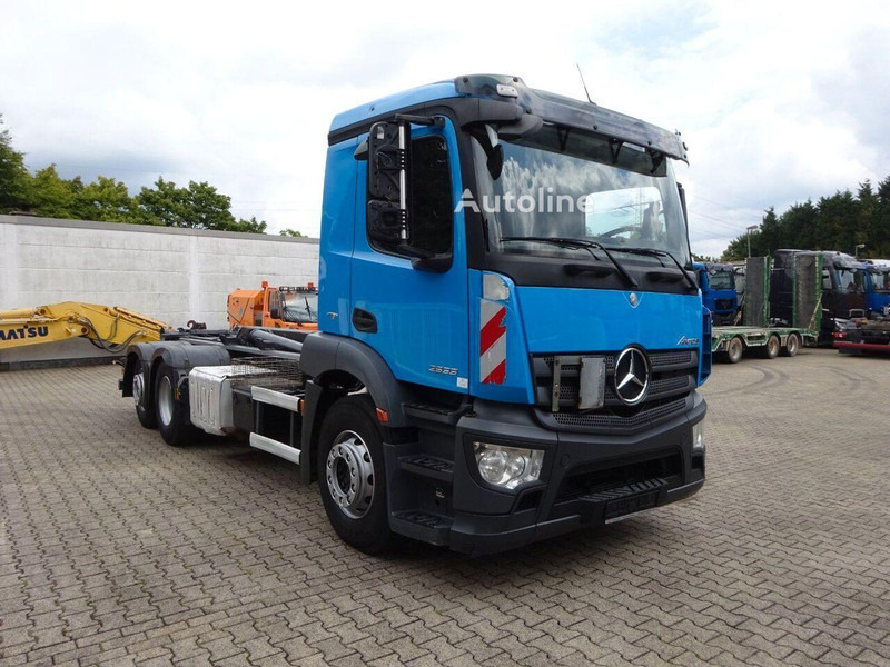 Mercedes-Benz Antos 2533 - Hook lift truck 6x2 - Мултилифт с кука камион: снимка 5 Mercedes-Benz Antos 2533 - Hook lift truck 6x2 - Мултилифт с кука камион: снимка 5