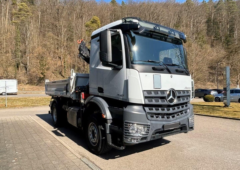 Mercedes-Benz Arocs 1840 - 3 way tipper truck + crane - Самосвал камион, Камион с кран: снимка 2 Mercedes-Benz Arocs 1840 - 3 way tipper truck + crane - Самосвал камион, Камион с кран: снимка 2