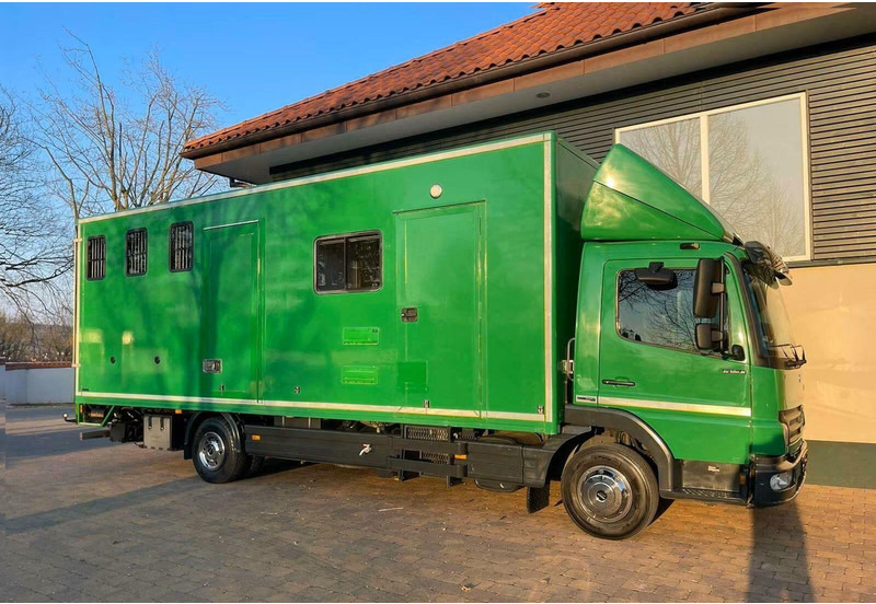 Mercedes-Benz Atego 1018 - Horse transporter - Камион за коне: снимка 2 Mercedes-Benz Atego 1018 - Horse transporter - Камион за коне: снимка 2