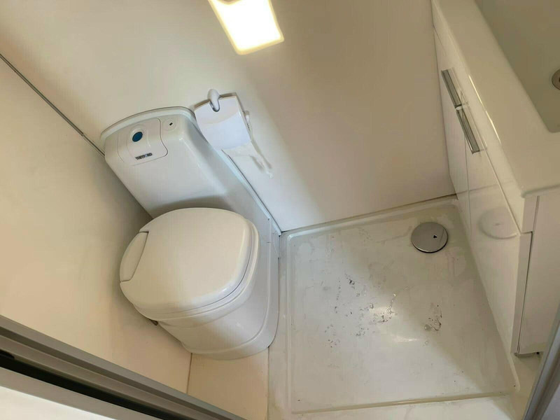 Лизинг на Mercedes-Benz Atego 1018 - Horse transporter Mercedes-Benz Atego 1018 - Horse transporter: снимка 13 Лизинг на Mercedes-Benz Atego 1018 - Horse transporter Mercedes-Benz Atego 1018 - Horse transporter: снимка 13