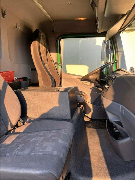 Лизинг на Mercedes-Benz Atego 1018 - Horse transporter Mercedes-Benz Atego 1018 - Horse transporter: снимка 15 Лизинг на Mercedes-Benz Atego 1018 - Horse transporter Mercedes-Benz Atego 1018 - Horse transporter: снимка 15