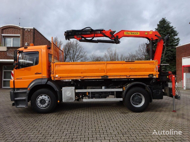 Mercedes-Benz Axor 1833 - 2 way tipper+crane - Самосвал камион, Камион с кран: снимка 5 Mercedes-Benz Axor 1833 - 2 way tipper+crane - Самосвал камион, Камион с кран: снимка 5