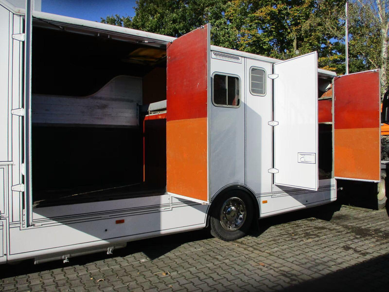 Mercedes-Benz Axor 1833 - Horse transporter - Камион за коне: снимка 5 Mercedes-Benz Axor 1833 - Horse transporter - Камион за коне: снимка 5