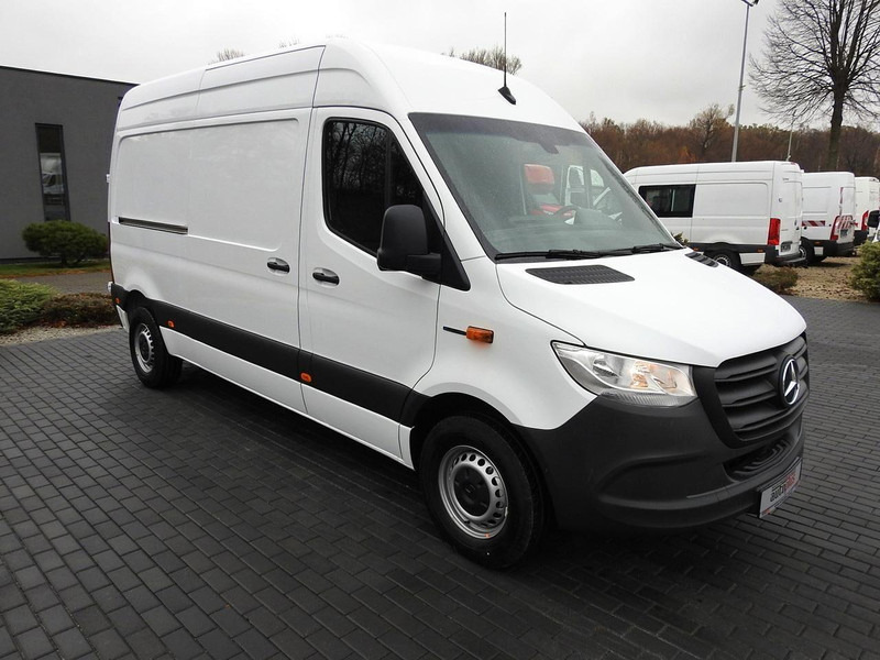 Mercedes-Benz ESPRINTER NOWY ELEKTRYCZNY FURGON AUTOMAT GWARANCJA 95KM [ 607 - Лекотоварен автомобил фургон, Електрически бус: снимка 4 Mercedes-Benz ESPRINTER NOWY ELEKTRYCZNY FURGON AUTOMAT GWARANCJA 95KM [ 607 - Лекотоварен автомобил фургон, Електрически бус: снимка 4