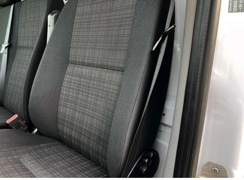 Лекотоварен автомобил фургон Mercedes-Benz Sprinter 313/513 CDI Kontener 8-palet + Drzwi Bliźniaki Import I: снимка 11 Лекотоварен автомобил фургон Mercedes-Benz Sprinter 313/513 CDI Kontener 8-palet + Drzwi Bliźniaki Import I: снимка 11