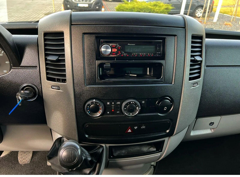 Лекотоварен автомобил фургон Mercedes-Benz Sprinter 313/513 CDI Kontener 8-palet + Drzwi Bliźniaki Import I: снимка 14 Лекотоварен автомобил фургон Mercedes-Benz Sprinter 313/513 CDI Kontener 8-palet + Drzwi Bliźniaki Import I: снимка 14