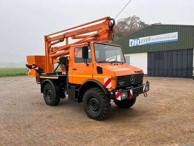 Mercedes-Benz Unimog 1200 4x4 - Lifting basket - Автовишка, Камион с кран: снимка 2 Mercedes-Benz Unimog 1200 4x4 - Lifting basket - Автовишка, Камион с кран: снимка 2