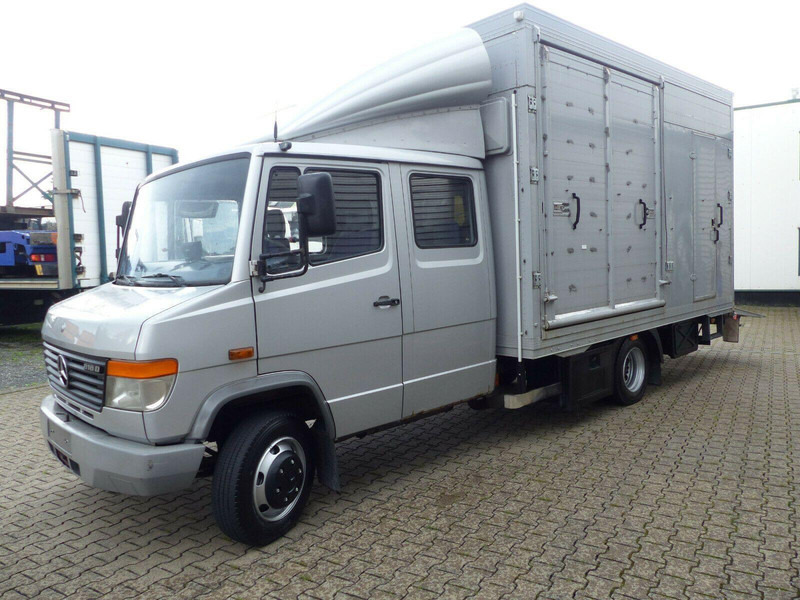 Mercedes-Benz Vario 818 Doka horse transporter + Tail lift - Камион за коне: снимка 3 Mercedes-Benz Vario 818 Doka horse transporter + Tail lift - Камион за коне: снимка 3