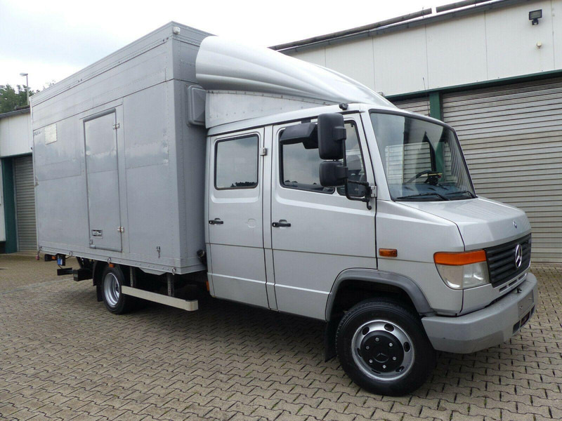 Mercedes-Benz Vario 818 Doka horse transporter + Tail lift - Камион за коне: снимка 4 Mercedes-Benz Vario 818 Doka horse transporter + Tail lift - Камион за коне: снимка 4
