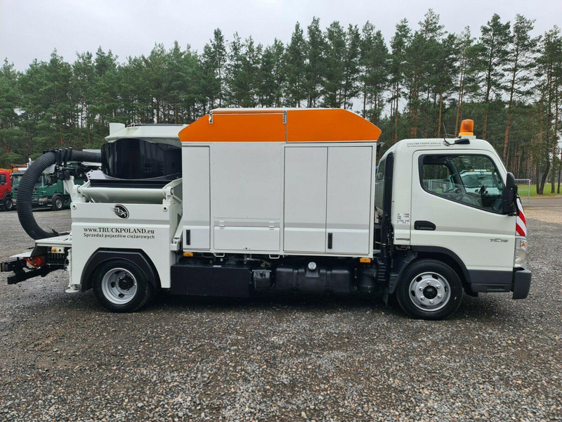 Mitsubishi CANTER Szippantóskocsi - Каналопочистваща машина: снимка 4 Mitsubishi CANTER Szippantóskocsi - Каналопочистваща машина: снимка 4