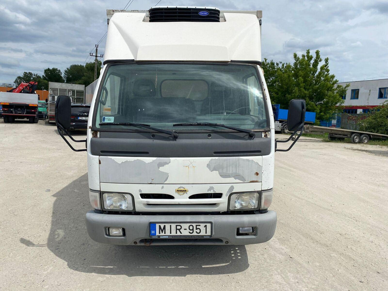 Nissan Cabstar 3,0 tdi Frigo + meat hook - 3,5t - Хладилен бус: снимка 2 Nissan Cabstar 3,0 tdi Frigo + meat hook - 3,5t - Хладилен бус: снимка 2