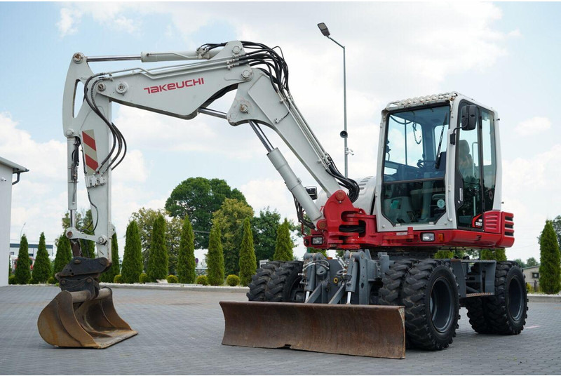 Takeuchi TB 295 W / KOPARKA KOŁOWA / 2016 ROK / PO KONTRAKCIE SERWISOWYM - Колесен багер: снимка 1 Takeuchi TB 295 W / KOPARKA KOŁOWA / 2016 ROK / PO KONTRAKCIE SERWISOWYM - Колесен багер: снимка 1