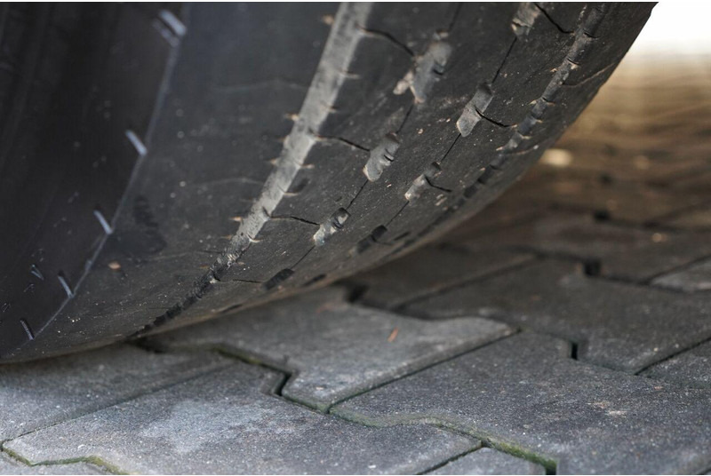 Влекач Scania S 580 / V8 / ORGINALNA EDYCJA LIMITED / NR 010 / RETARDER / I-PA: снимка 18 Влекач Scania S 580 / V8 / ORGINALNA EDYCJA LIMITED / NR 010 / RETARDER / I-PA: снимка 18