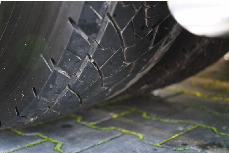 Влекач Scania S 580 / V8 / ORGINALNA EDYCJA LIMITED / NR 010 / RETARDER / I-PA: снимка 20 Влекач Scania S 580 / V8 / ORGINALNA EDYCJA LIMITED / NR 010 / RETARDER / I-PA: снимка 20