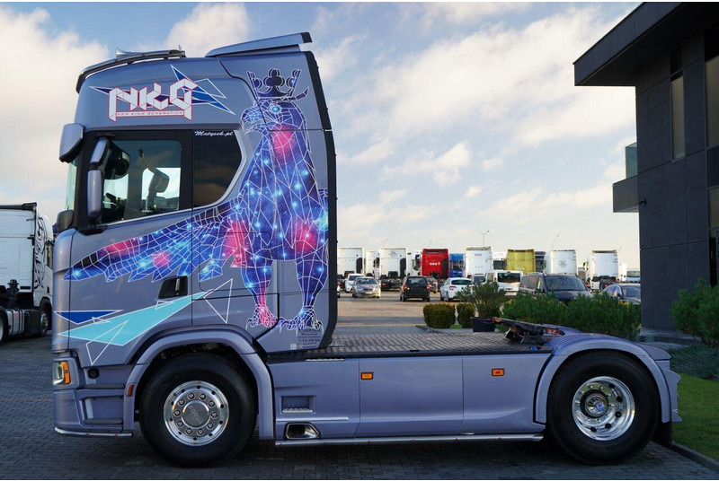 Влекач Scania S 580 / V8 / ORGINALNA EDYCJA LIMITED / NR 010 / RETARDER / I-PA: снимка 6 Влекач Scania S 580 / V8 / ORGINALNA EDYCJA LIMITED / NR 010 / RETARDER / I-PA: снимка 6