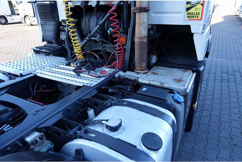 Влекач Volvo FH 500 / 6x2 / RETARDER / PEŁNY ADR / PUSHER / OŚ PODNOSZONA / D: снимка 17