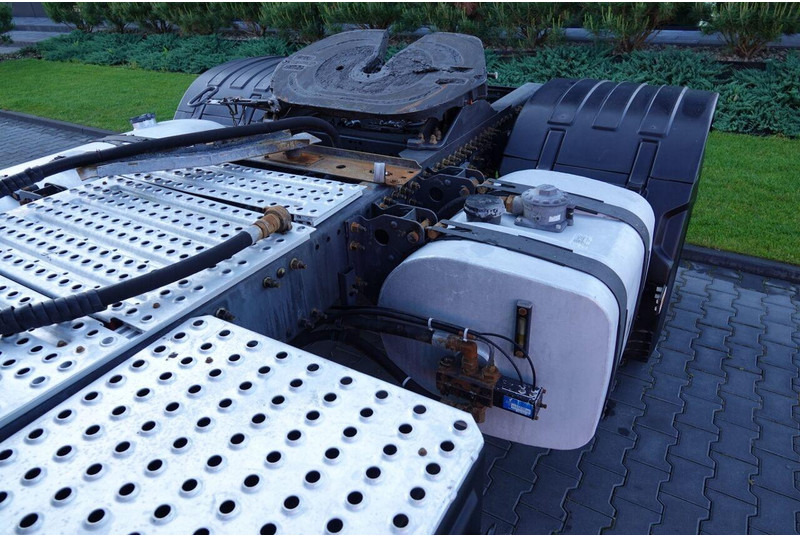 Влекач Volvo FM 450 / ADR / HYDRAULIKA / RETARDER / ALUFELGI / EURO 5 / PO K: снимка 12 Влекач Volvo FM 450 / ADR / HYDRAULIKA / RETARDER / ALUFELGI / EURO 5 / PO K: снимка 12