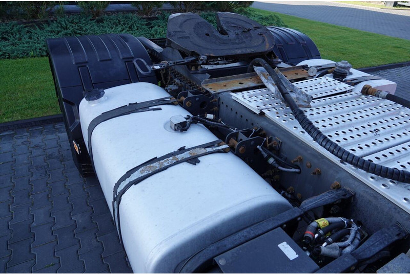 Влекач Volvo FM 450 / ADR / HYDRAULIKA / RETARDER / ALUFELGI / EURO 5 / PO K: снимка 17 Влекач Volvo FM 450 / ADR / HYDRAULIKA / RETARDER / ALUFELGI / EURO 5 / PO K: снимка 17