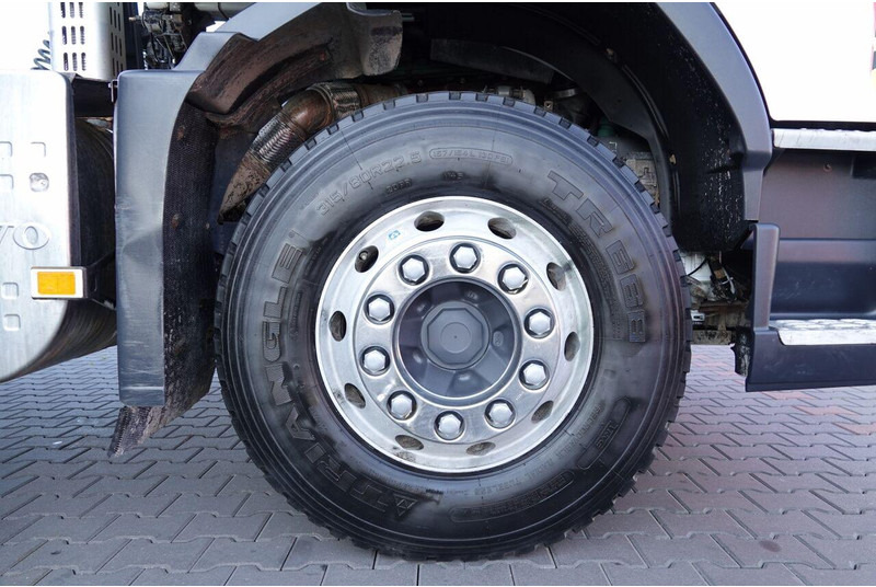 Влекач Volvo FM 450 / ADR / HYDRAULIKA / RETARDER / ALUFELGI / EURO 5 / PO K: снимка 19 Влекач Volvo FM 450 / ADR / HYDRAULIKA / RETARDER / ALUFELGI / EURO 5 / PO K: снимка 19