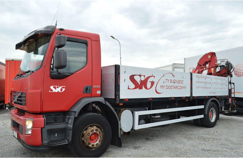 Volvo FE 18.320 FLATBED CRANE - Бордови камион, Камион с кран: снимка 2 Volvo FE 18.320 FLATBED CRANE - Бордови камион, Камион с кран: снимка 2