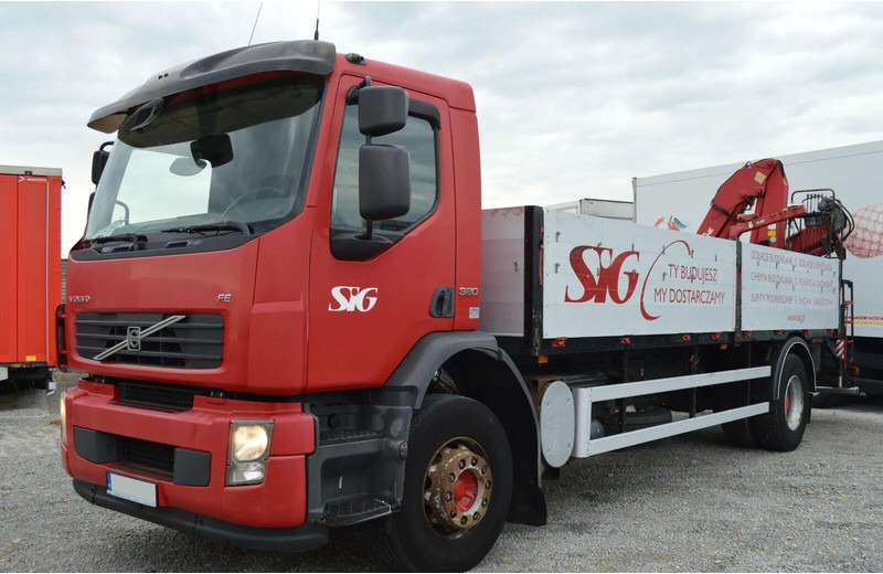 Volvo FE 18.320 FLATBED CRANE - Бордови камион, Камион с кран: снимка 1 Volvo FE 18.320 FLATBED CRANE - Бордови камион, Камион с кран: снимка 1