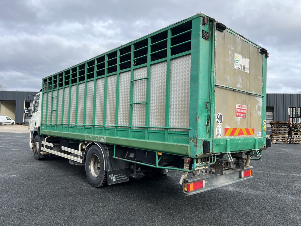 DAF CF410 - Камион за коне: снимка 4 DAF CF410 - Камион за коне: снимка 4