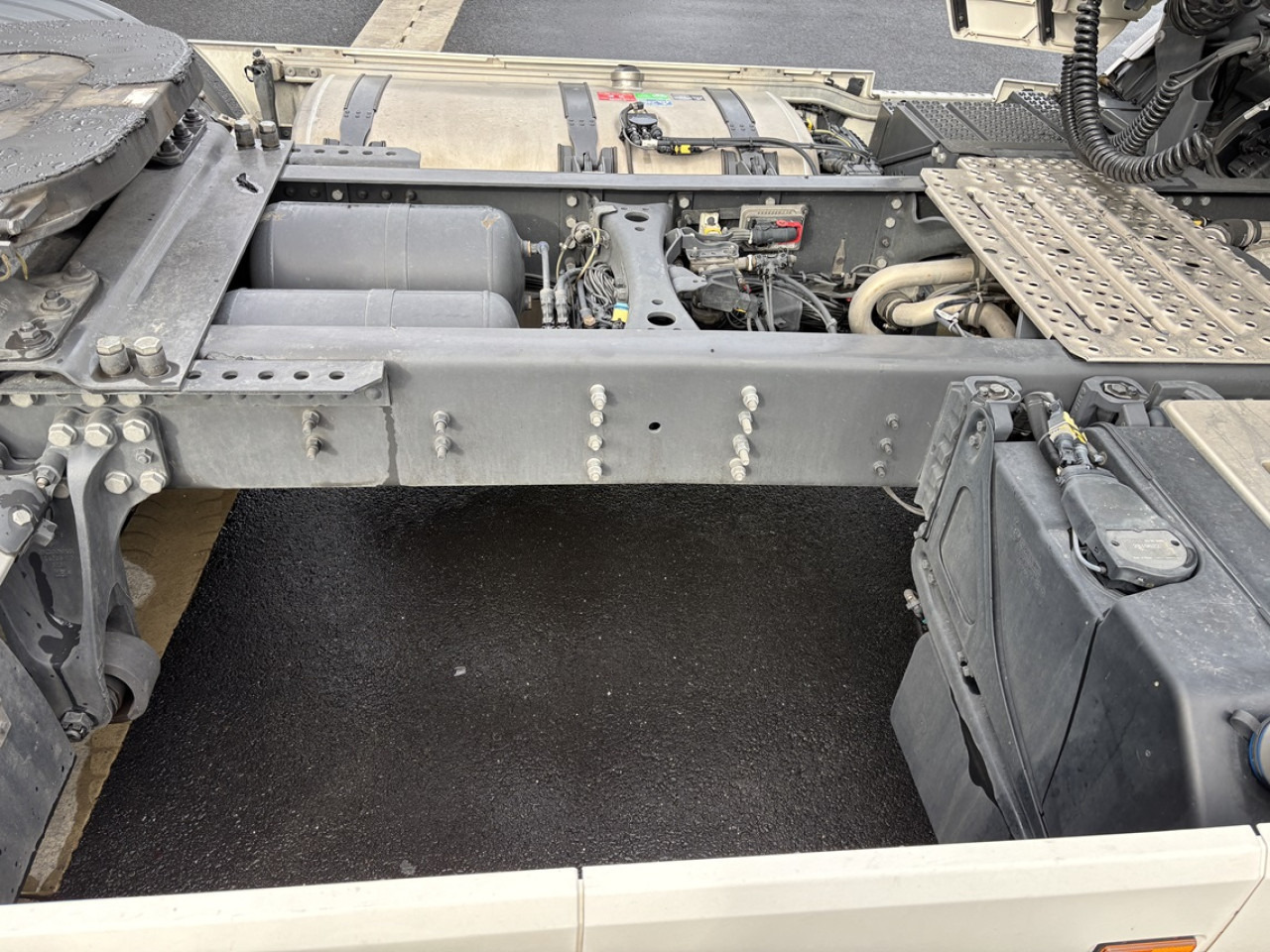 SCANIA R 460 A4x2NA - Влекач: снимка 3 SCANIA R 460 A4x2NA - Влекач: снимка 3