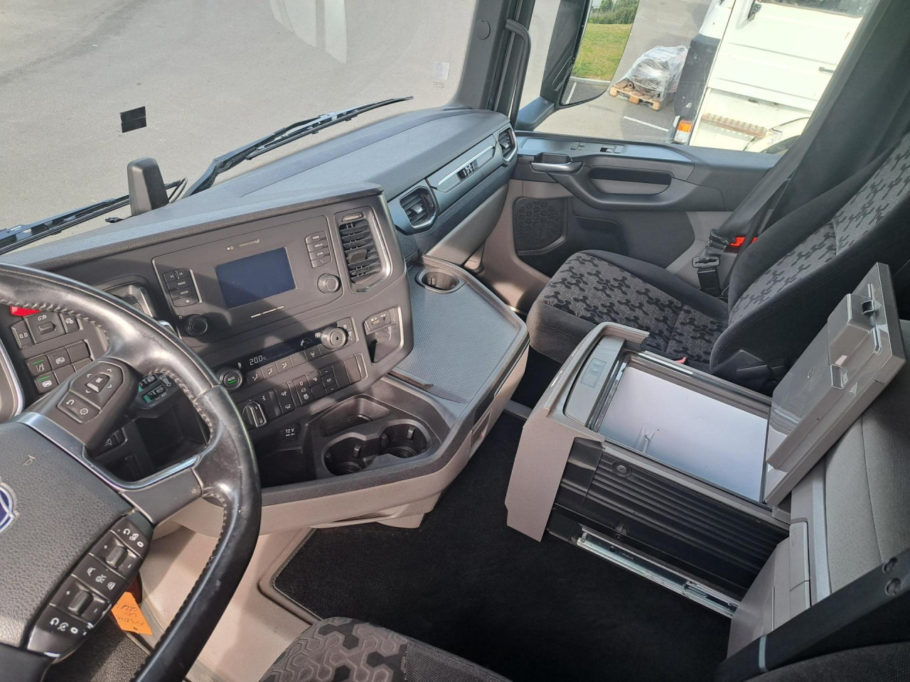 SCANIA R 500 A4x2NA - Влекач: снимка 2 SCANIA R 500 A4x2NA - Влекач: снимка 2