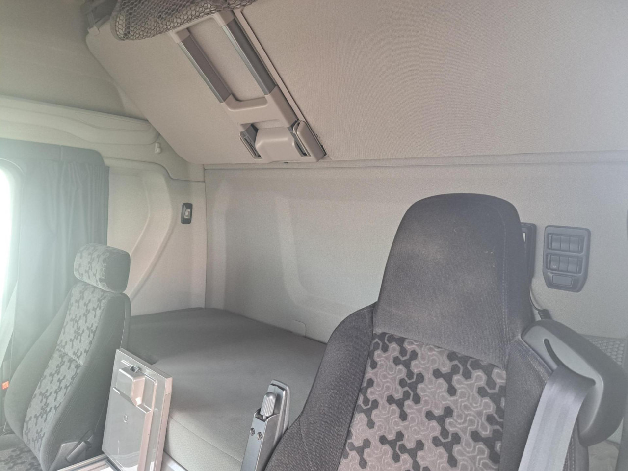 SCANIA R 500 A4x2NA - Влекач: снимка 3 SCANIA R 500 A4x2NA - Влекач: снимка 3