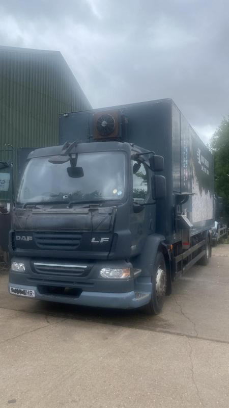 DAF LF 55-220 18 Ton Boxvan Fitted paper and Fabric Shredding Machine - Камион фургон, Комунална/ Специална техника: снимка 1 DAF LF 55-220 18 Ton Boxvan Fitted paper and Fabric Shredding Machine - Камион фургон, Комунална/ Специална техника: снимка 1