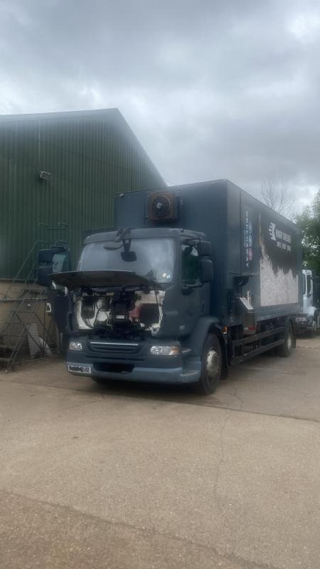 DAF LF 55-220 18 Ton Boxvan Fitted paper and Fabric Shredding Machine - Камион фургон, Комунална/ Специална техника: снимка 4 DAF LF 55-220 18 Ton Boxvan Fitted paper and Fabric Shredding Machine - Камион фургон, Комунална/ Специална техника: снимка 4