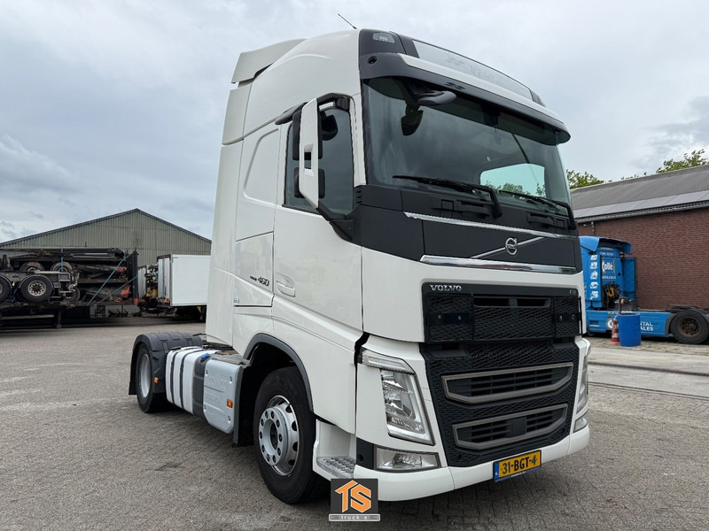 Volvo FH EURO 6 - AUTOMATIC - 2 TANKS - NL TRUCK - APK/TUV 02/2026 - NEW TACHO - TOP! - Влекач: снимка 3 Volvo FH EURO 6 - AUTOMATIC - 2 TANKS - NL TRUCK - APK/TUV 02/2026 - NEW TACHO - TOP! - Влекач: снимка 3