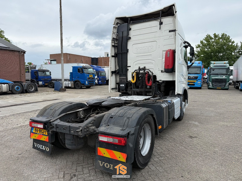 Влекач Volvo FH EURO 6 - AUTOMATIC - HYDRAULICS - NL TRUCK - APK/TUV 09/2025 - NEW TACHO - TOP!: снимка 6